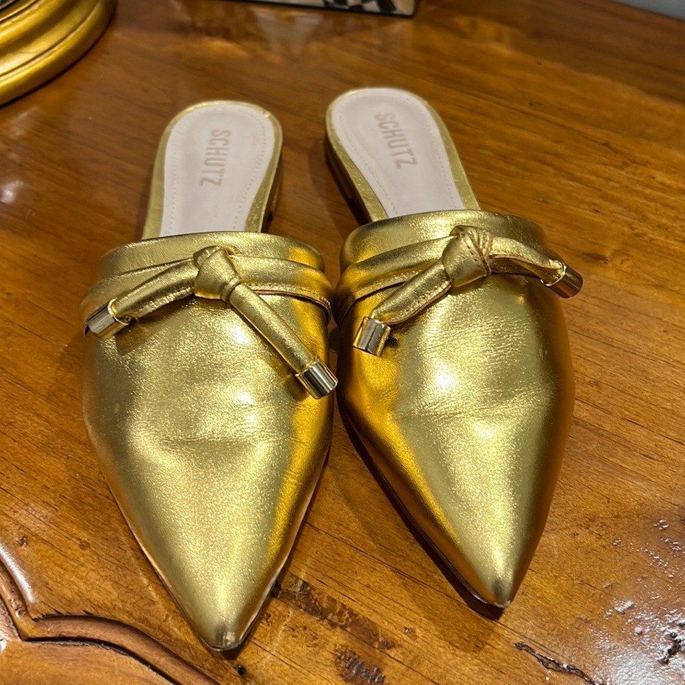 Perfect shape!  Worn once